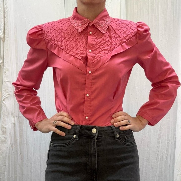 Pink Fitted Button Down Blouse with Quilted Top and Embroidered Collar VTG 70s - Picture 8 of 8